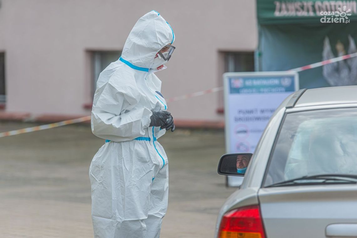 Koronawirus. 73 przypadki i dwa zgony