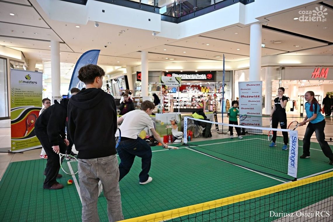 Kort tenisowy w... Galerii Słonecznej