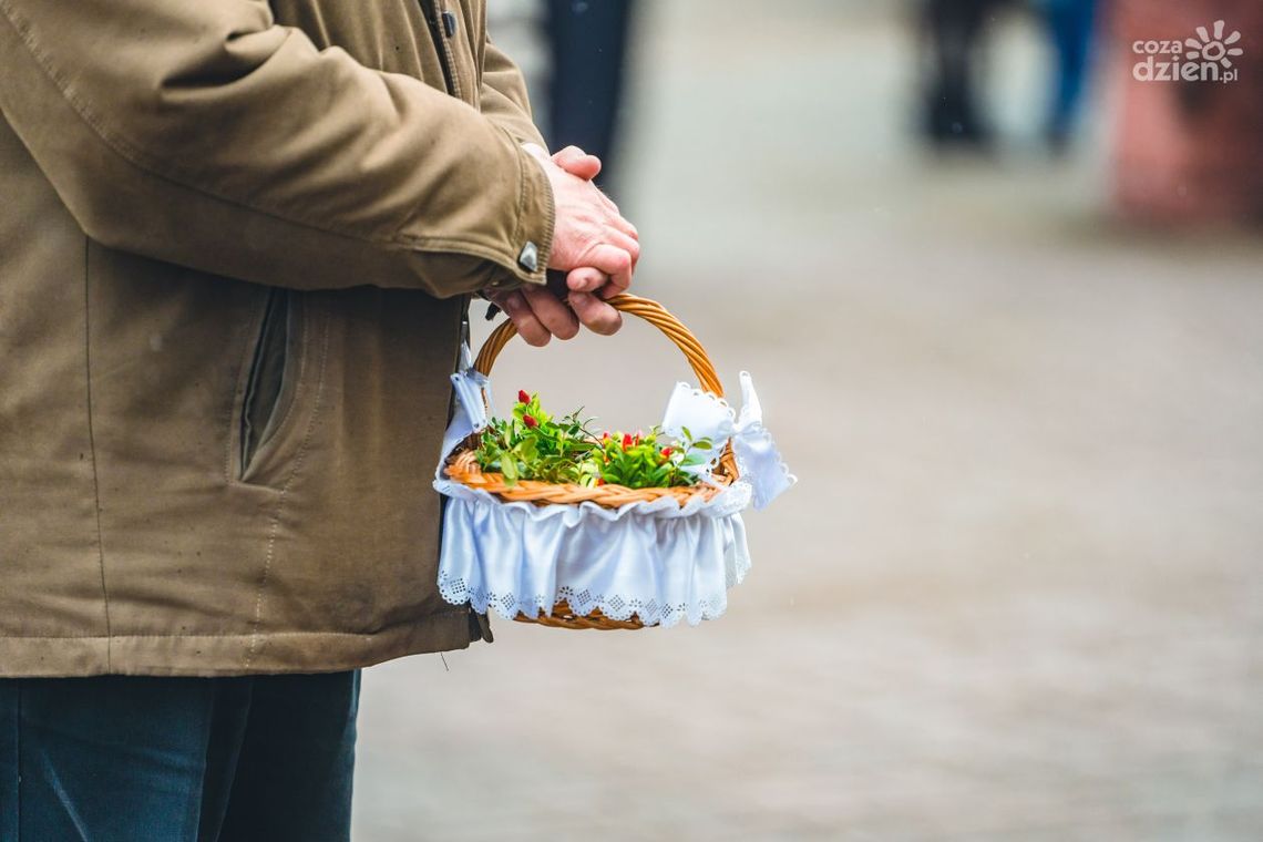 Koszyczek wielkanocny. Co do niego włożyć i dlaczego? Koszyczek wielkanocny. Co do niego włożyć i dlaczego?