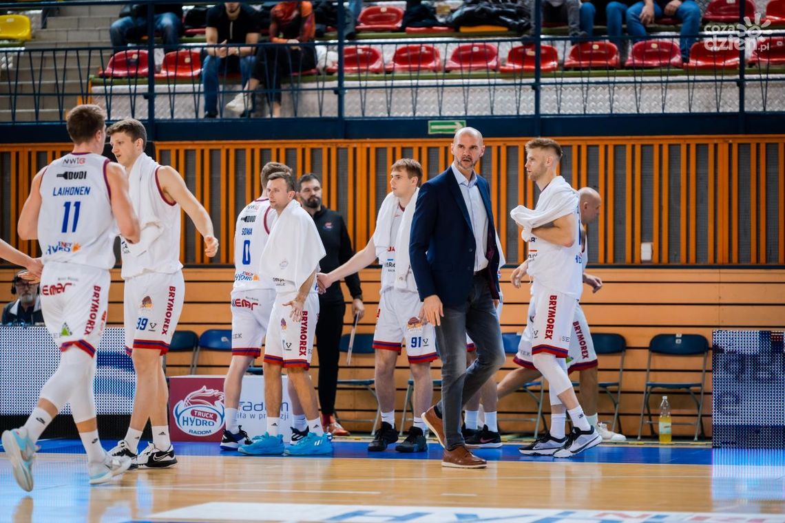 Koszykarskie derby województwa mazowieckiego pod złotym sufitem