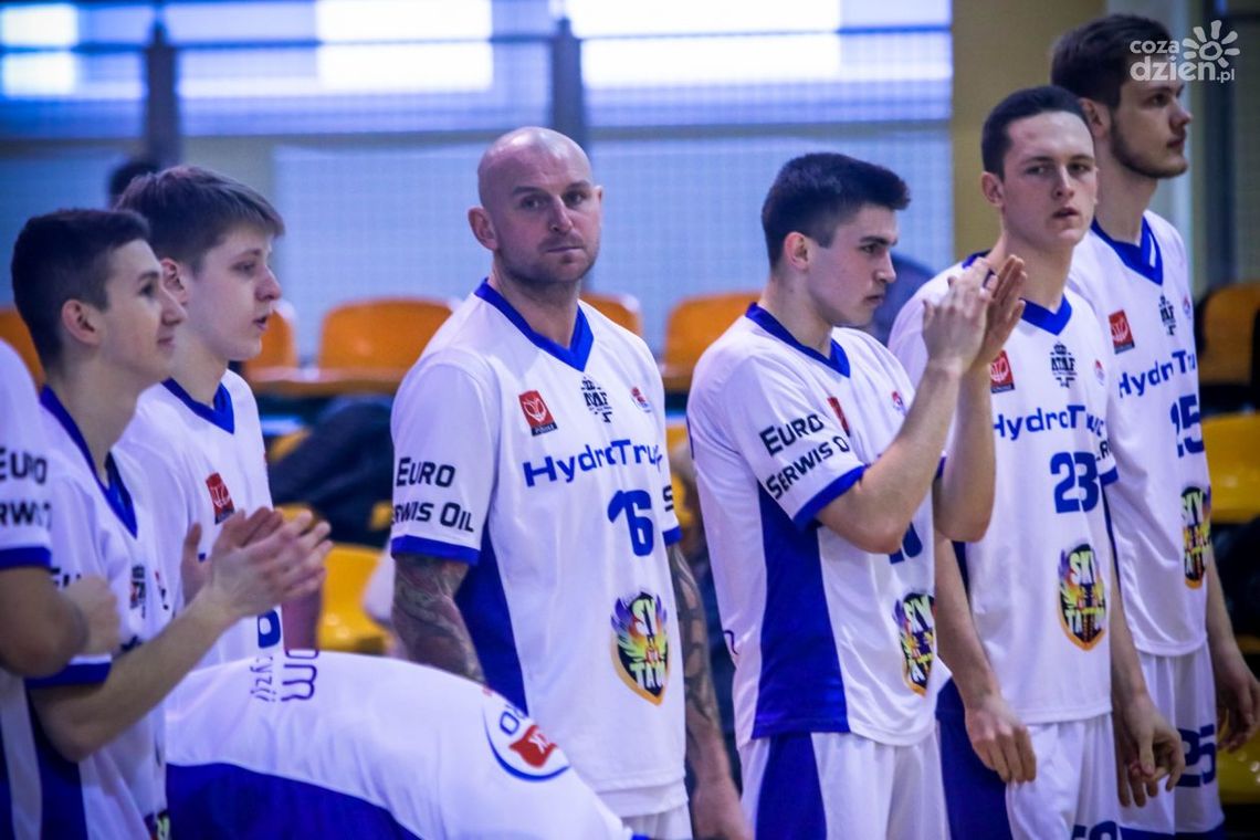 Koszykarze HydroTrucku wracają na parkiety. Legia na początek Koszykarze HydroTrucku wracają na parkiety. Legia na początek