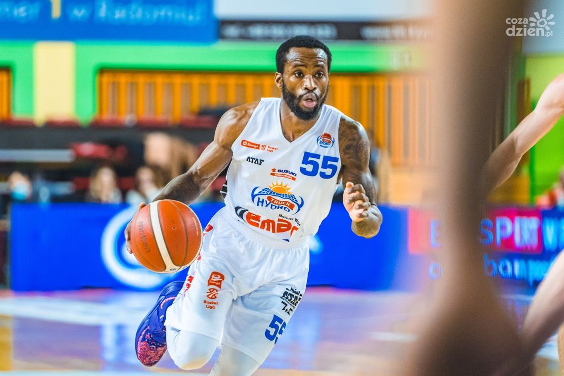 Koszykarze i trenerzy wyróżnieni. Hinds najlepszym strzelcem! Koszykarze i trenerzy wyróżnieni. Hinds najlepszym strzelcem!