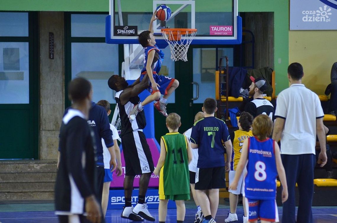 Koszykarze Rosy Radom trenowali z dziećmi Koszykarze Rosy Radom trenowali z dziećmi