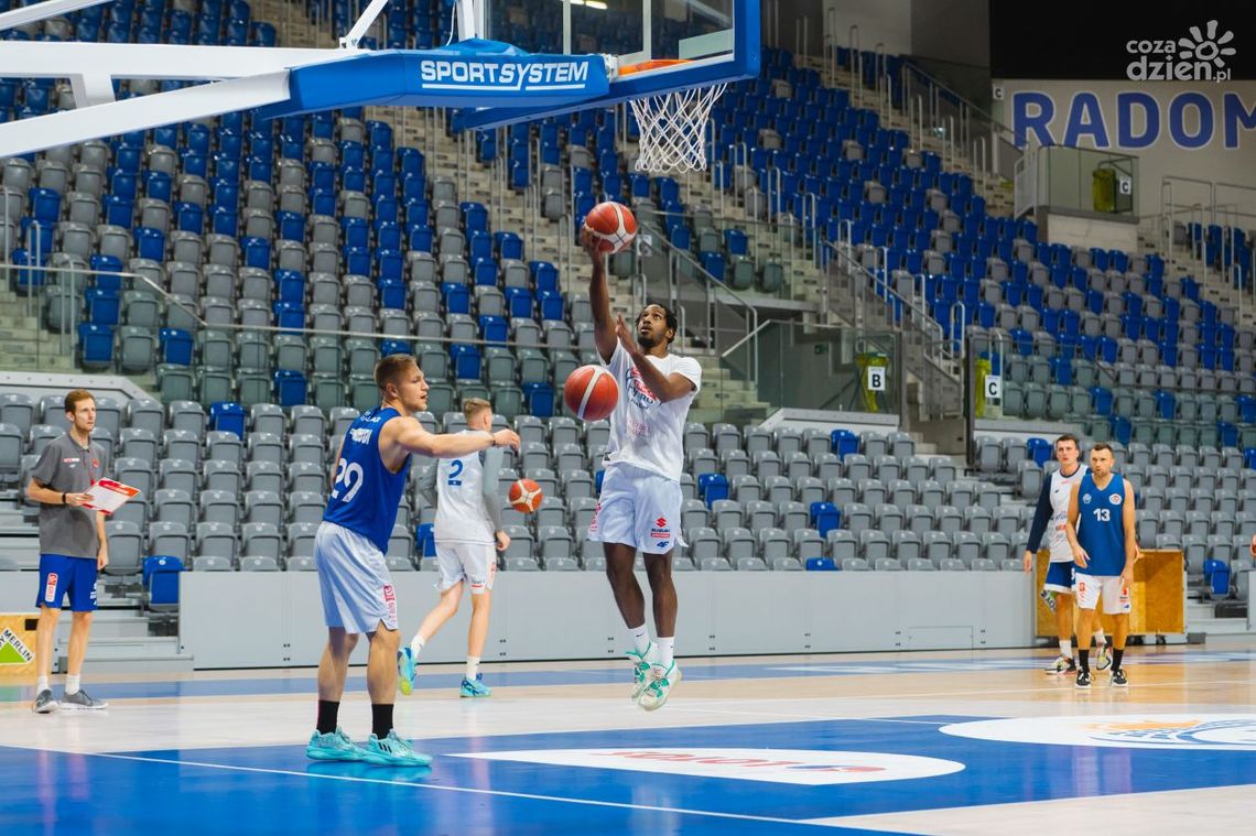 Koszykarze Sokoła Łańcut zrewanżowali się radomskiemu HydroTruckowi Koszykarze Sokoła Łańcut zrewanżowali się radomskiemu HydroTruckowi