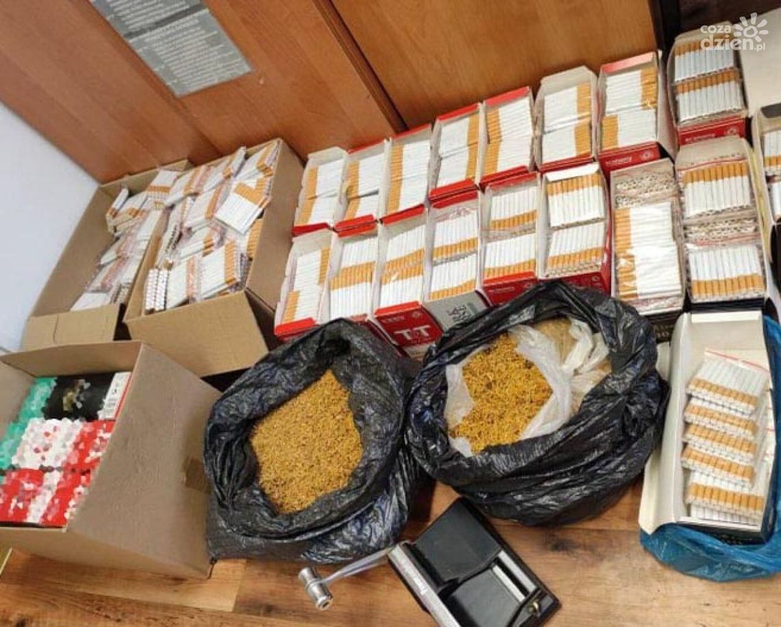 Kozienice. 60-latek handlował nielegalnymi papierosami Kozienice. 60-latek handlował nielegalnymi papierosami