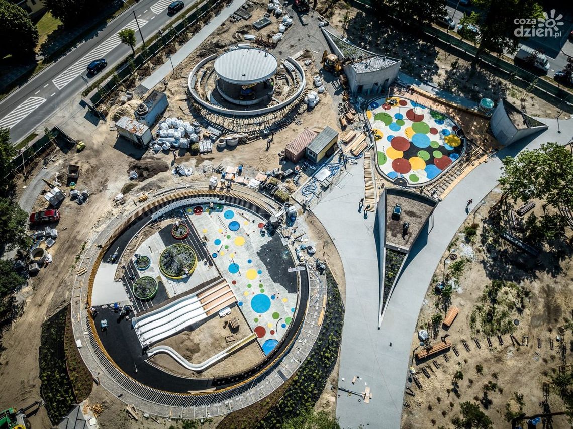 Kozienice. Budowa parku na finiszu Kozienice. Budowa parku na finiszu