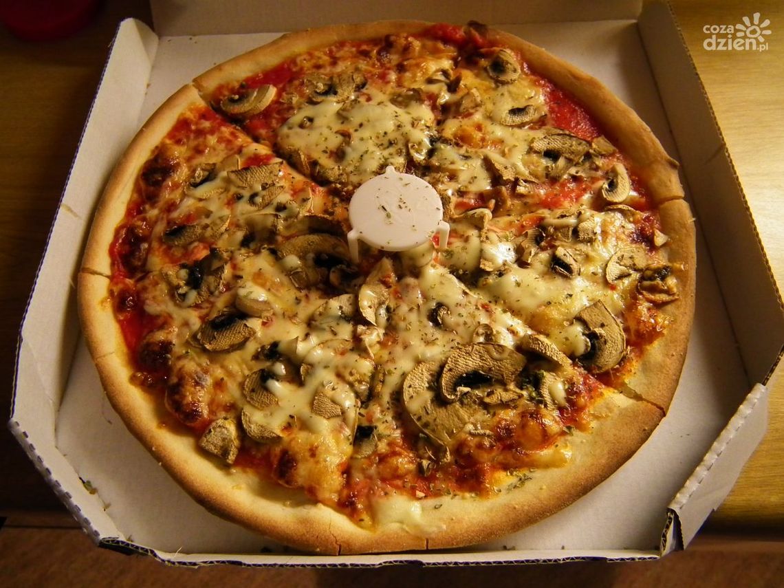 Kozienice. Dostarczał pizzę z promilami Kozienice. Dostarczał pizzę z promilami