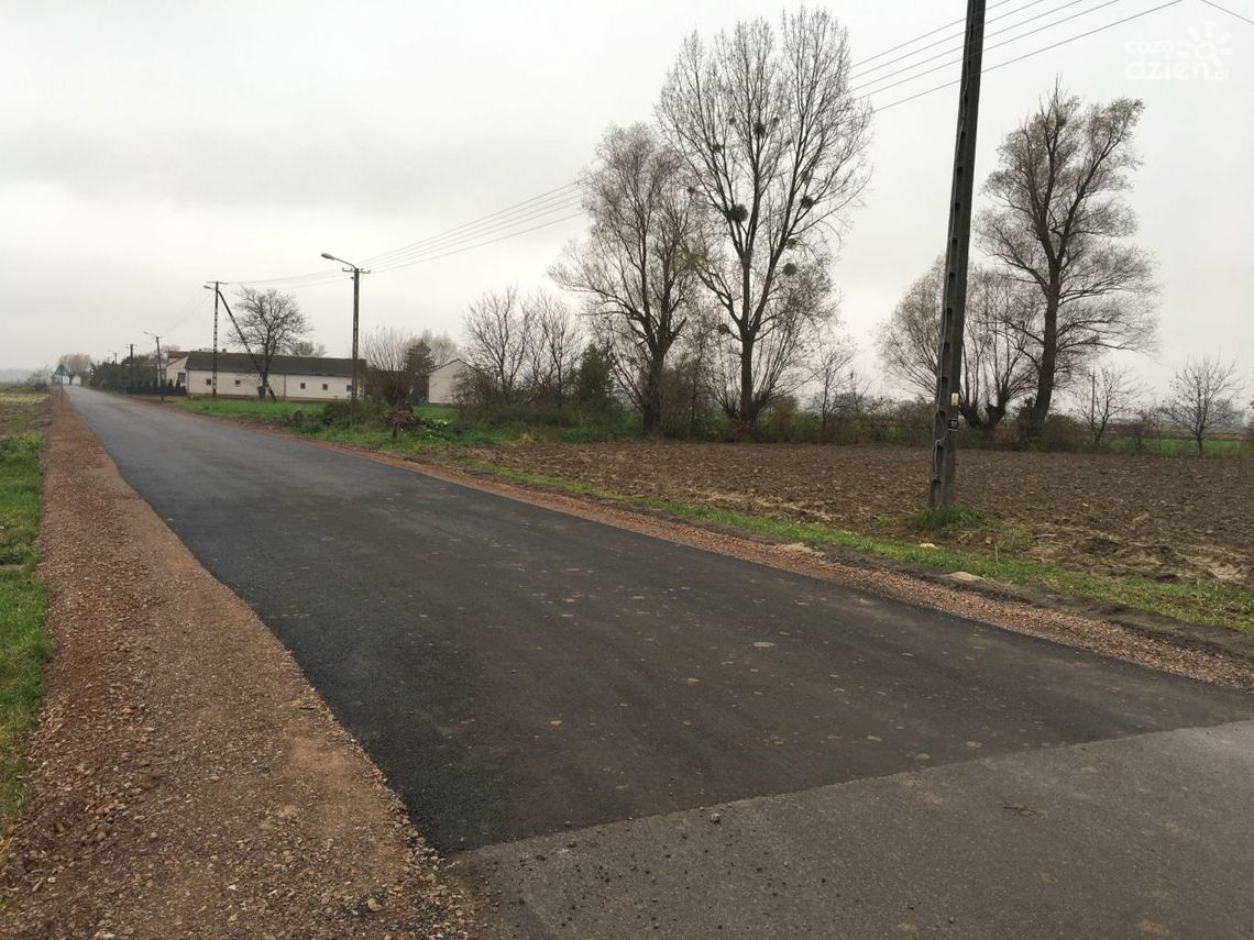 Kozienice. Droga z Wólki Tyrzyńskiej do Staszowa wyremontowana Kozienice. Droga z Wólki Tyrzyńskiej do Staszowa wyremontowana