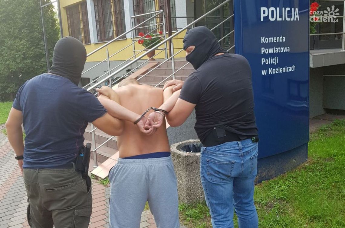 Kozienice. Poszukiwała go policja, ukrywał się w namiocie Kozienice. Poszukiwała go policja, ukrywał się w namiocie