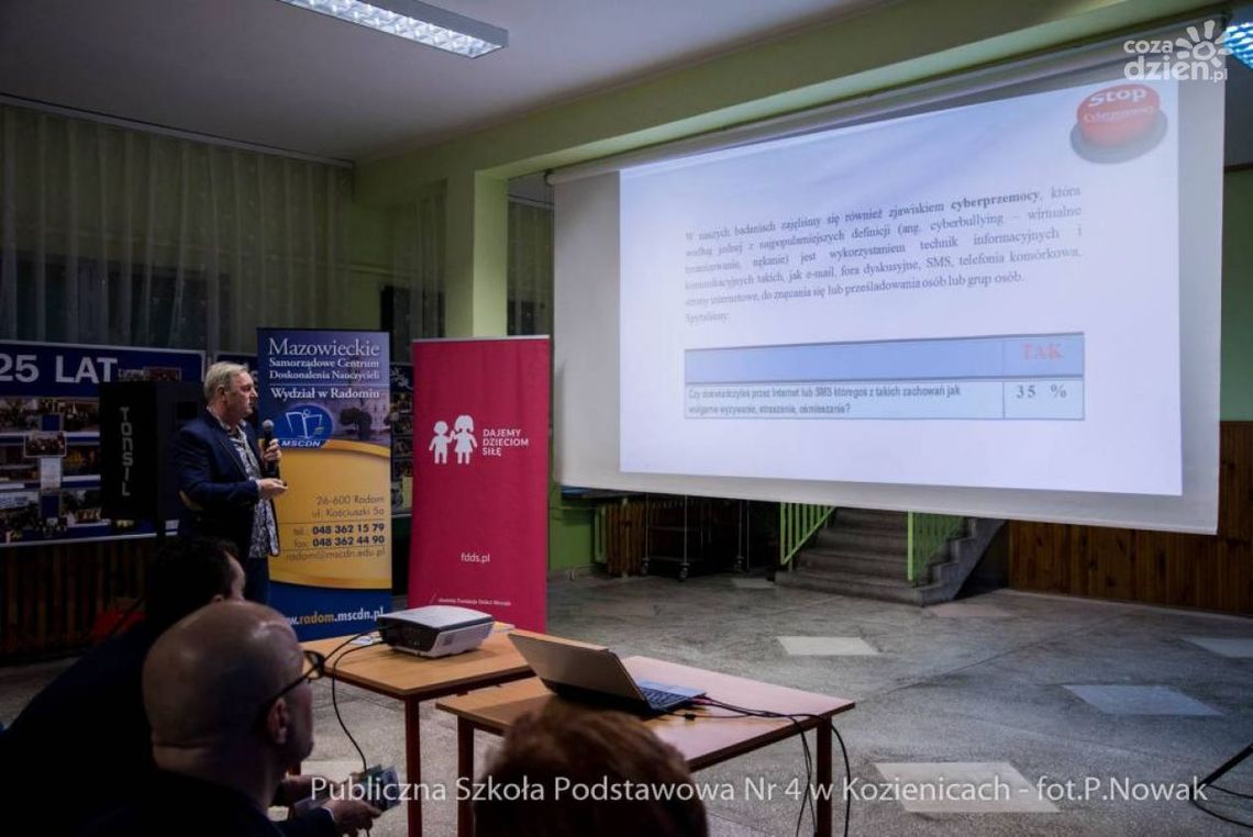 Kozienice. Rozmawiali o bezpieczeństwie w internecie