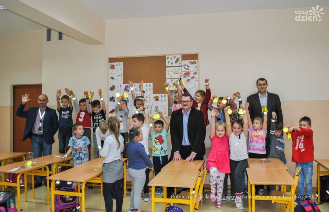 Kozienice. Uczniowie PSP nr.4 otrzymali odblaski