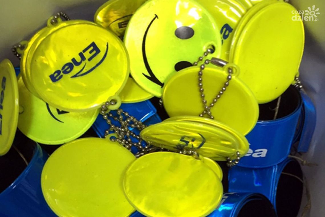 Kozienice. Udekoruj policyjną choinkę, odbierz odblask Kozienice. Udekoruj policyjną choinkę, odbierz odblask