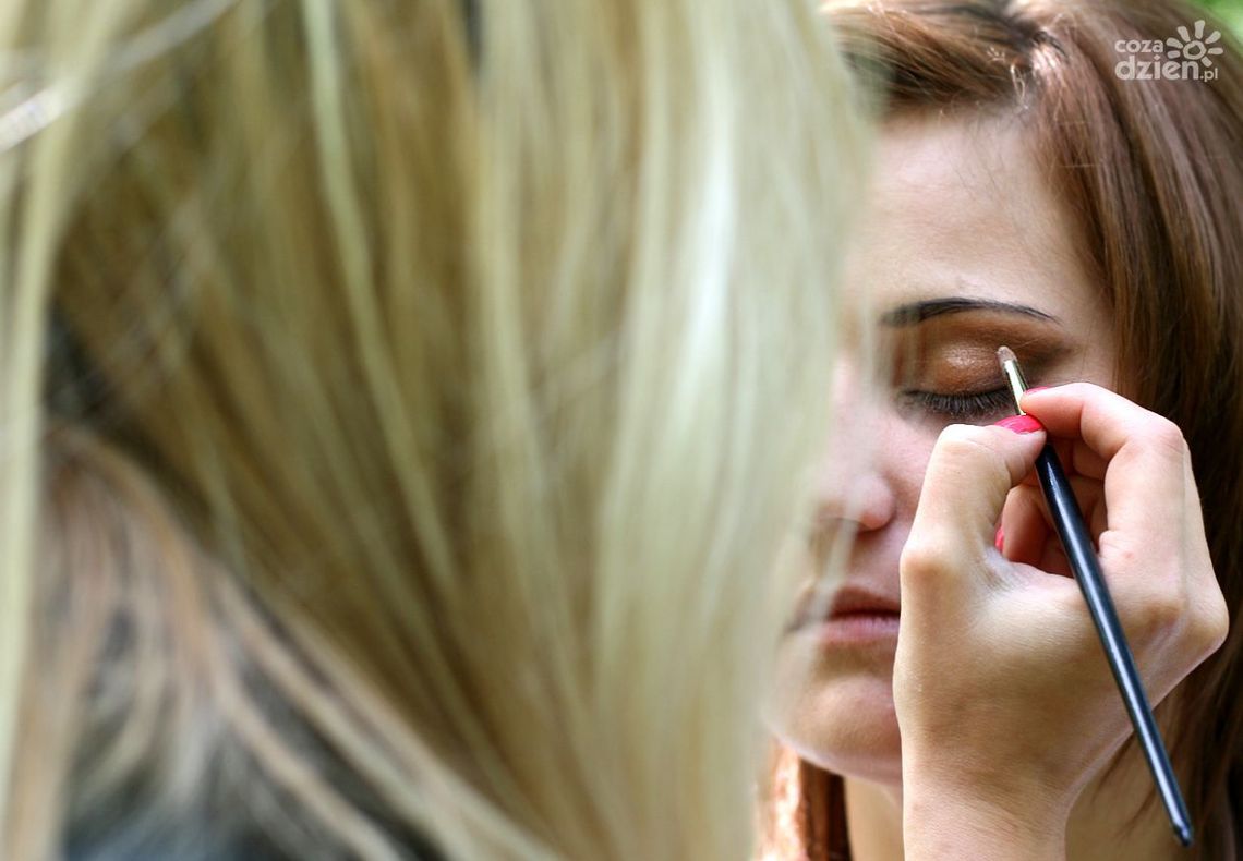 krok po kroku: makijaż ślubny (II)