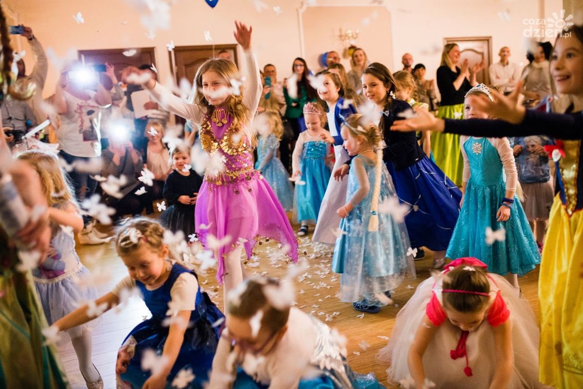 Królowa Zima w Stowarzyszeniu Karuzela