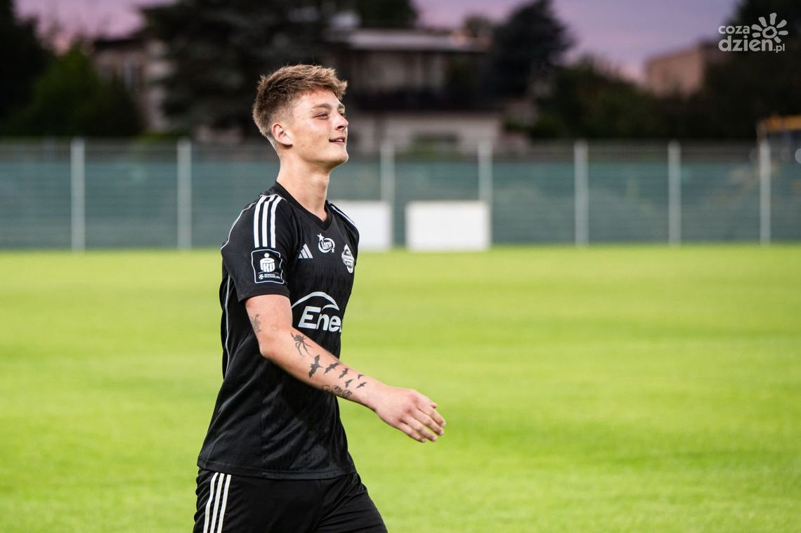 Krystian Harciński podpisał profesjonalny kontrakt z Radomiakiem Radom Krystian Harciński podpisał profesjonalny kontrakt z Radomiakiem Radom