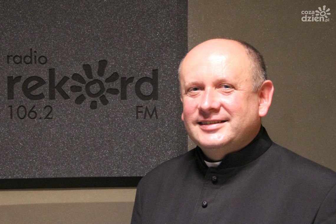 Ks. Mirosław Kszczot - Rozmowa w studiu lokalnym Radia Rekord Ks. Mirosław Kszczot - Rozmowa w studiu lokalnym Radia Rekord