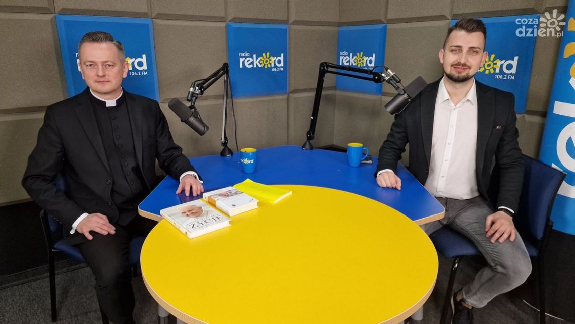 Ks. Zieliński: Papież Franciszek głosił ideę kościoła wychodzącego, otwartego i bliskiego dla ludzi Ks. Zieliński: Papież Franciszek głosił ideę kościoła wychodzącego, otwartego i bliskiego dla ludzi