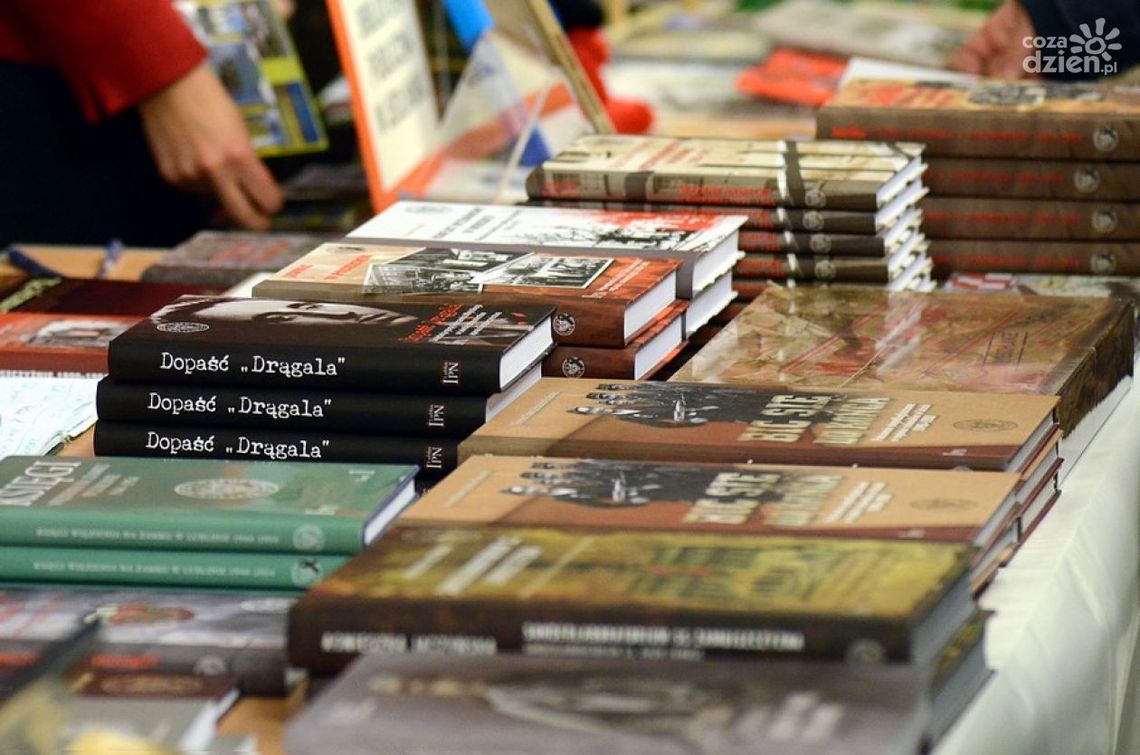 Książki warte 10 tys zł. Zgłoś swoją Książki warte 10 tys zł. Zgłoś swoją