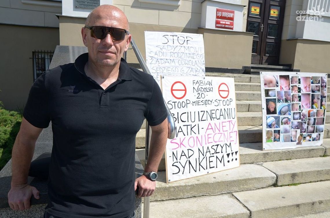 Kto krzywdzi trzyletnie dziecko?