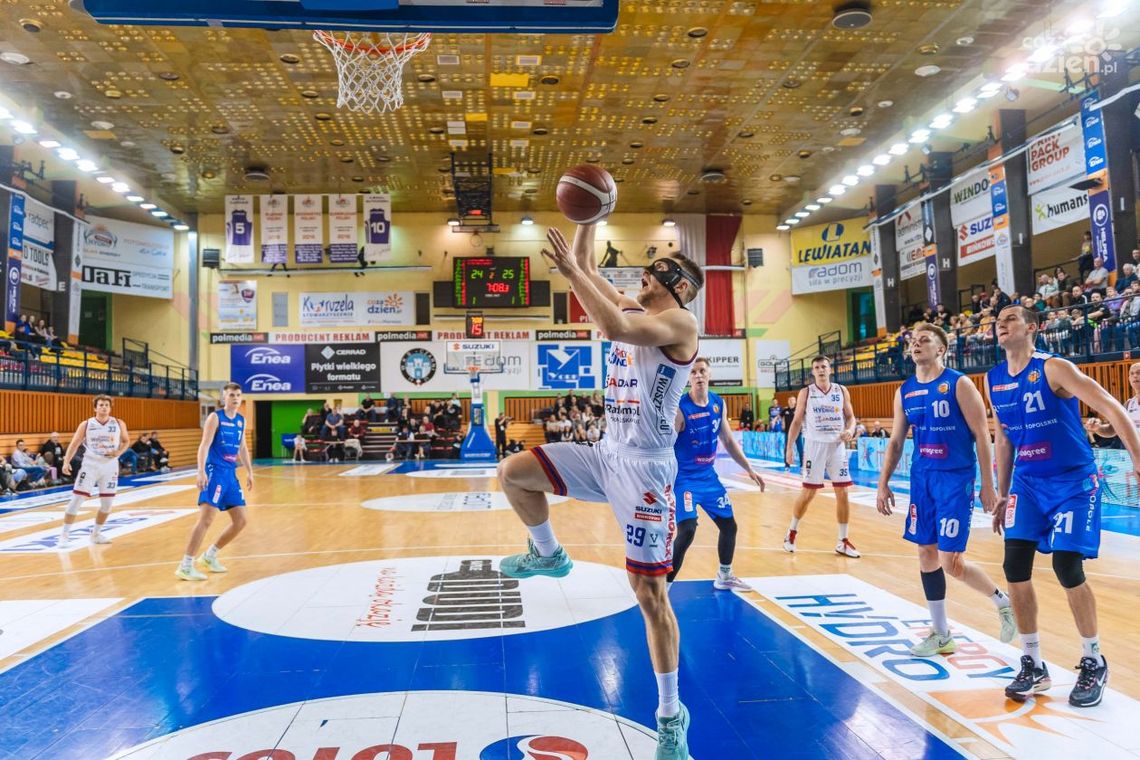 Kup bilet na środowy mecz HydroTrucku Radom
i zapełnij halę MOSiR-u Kup bilet na środowy mecz HydroTrucku Radom
i zapełnij halę MOSiR-u