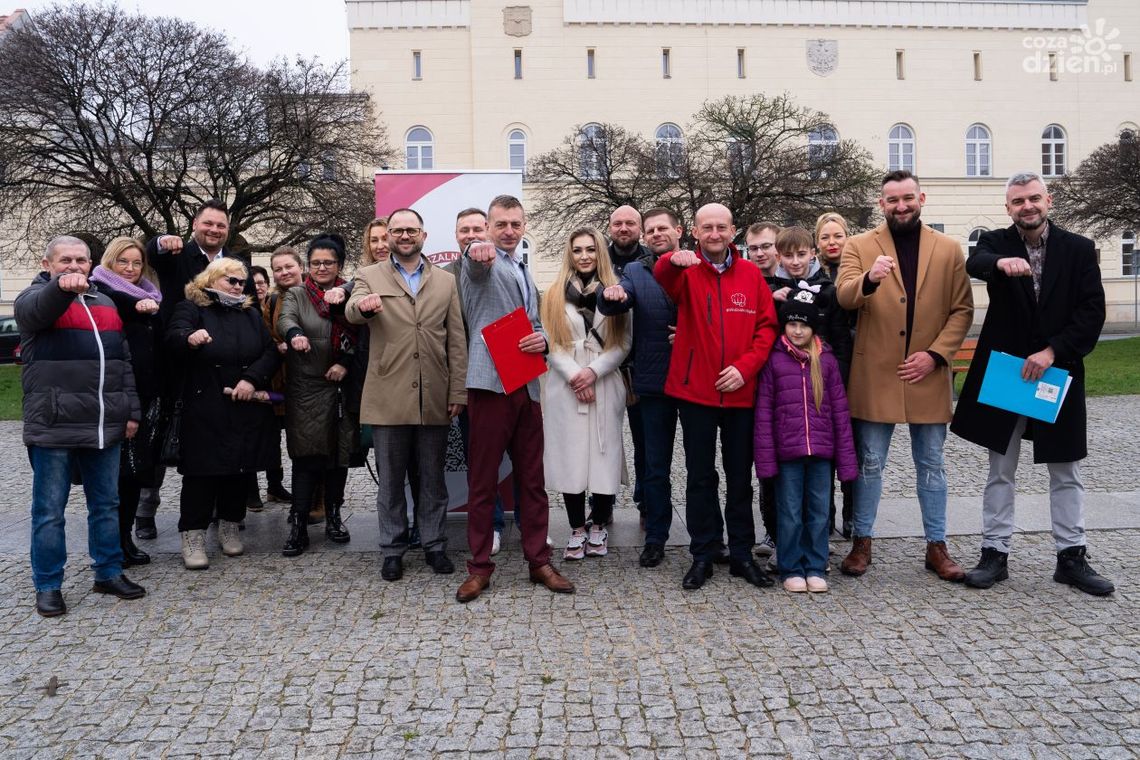 KWW Widzialny Radom zaprezentował kandydatów do rady miejskiej KWW Widzialny Radom zaprezentował kandydatów do rady miejskiej