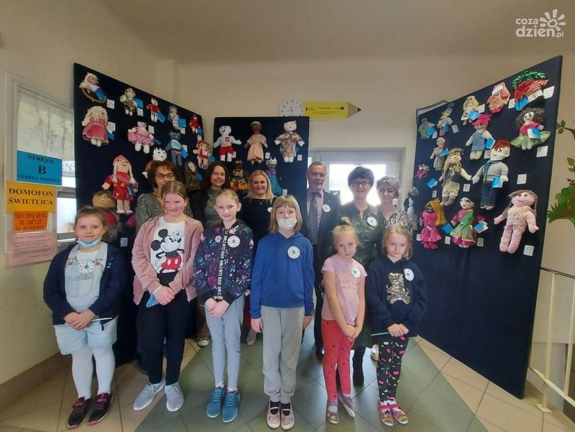 Lalki pomocy Lalki pomocy