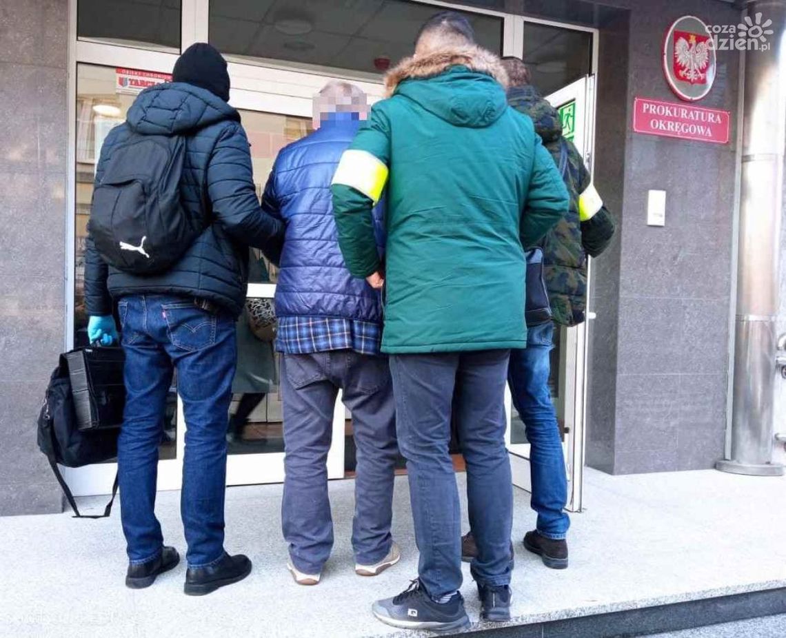 Łapówki za fałszywe recepty. Usłyszał 47 zarzutów