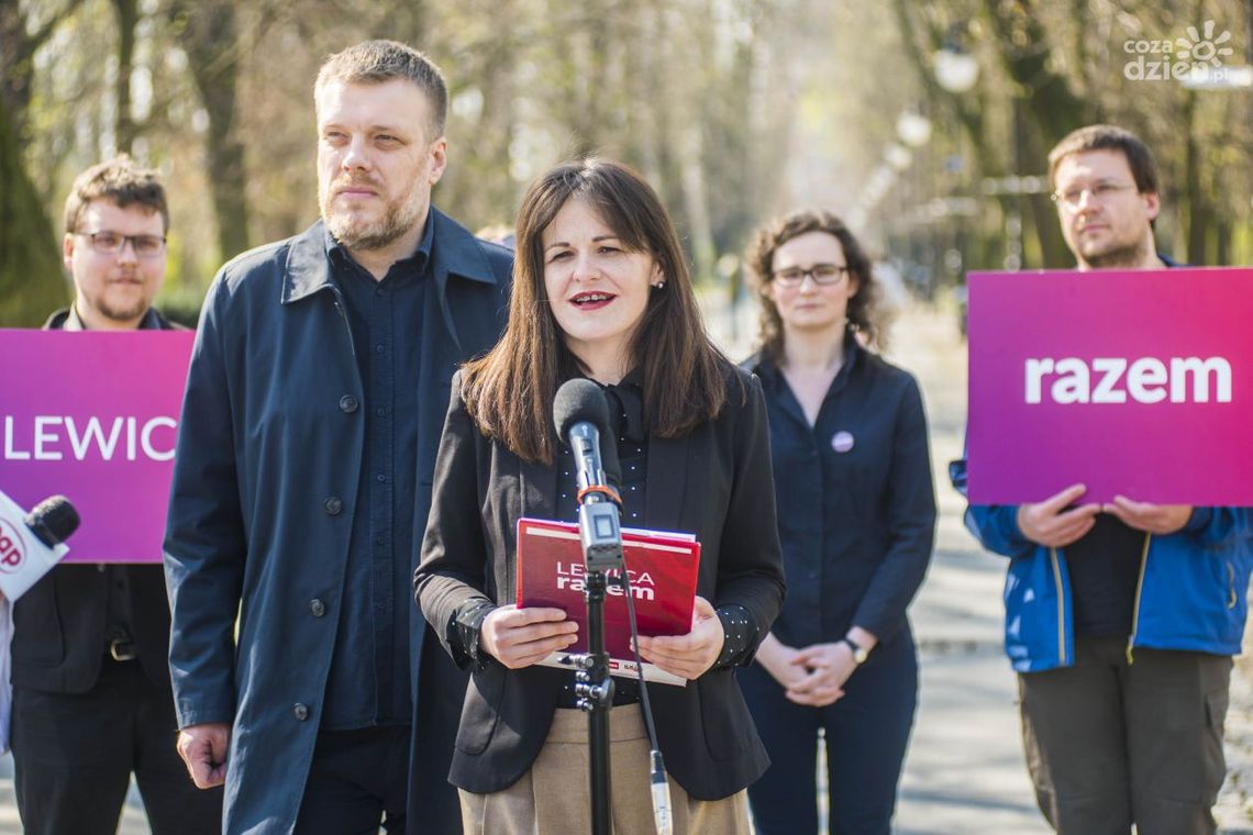 Lewica Razem: Wyższe płace, niższe czynsze i darmowe leki