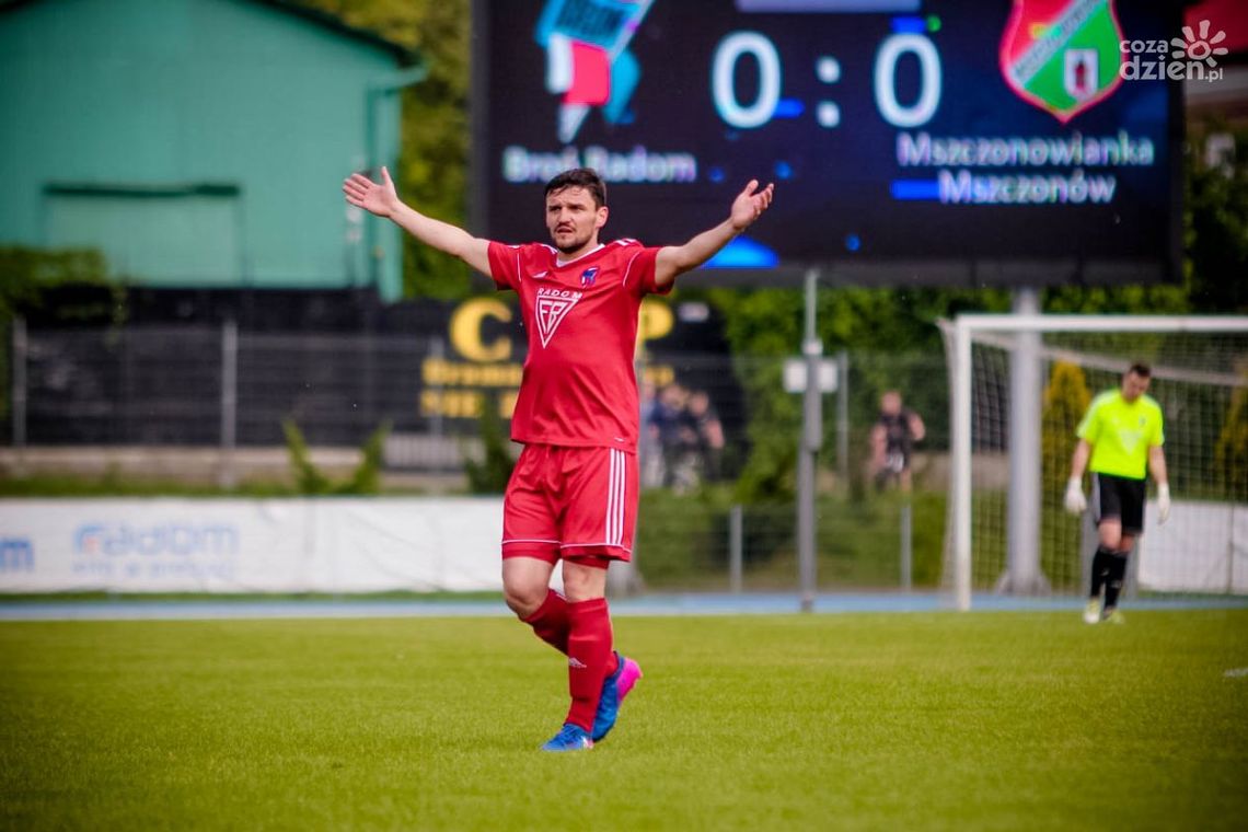 Lider broni pozycji w Kozienicach