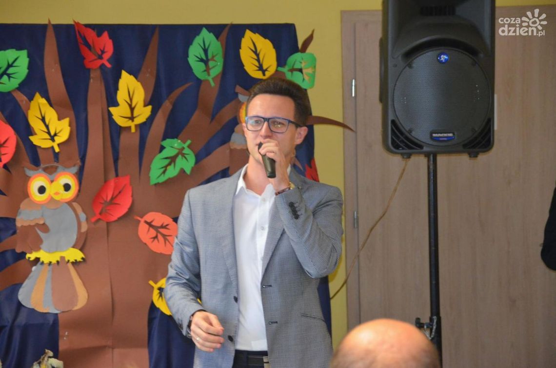 Lider Playboys wystąpil dla "pierwszaków" w Modrzejowicach