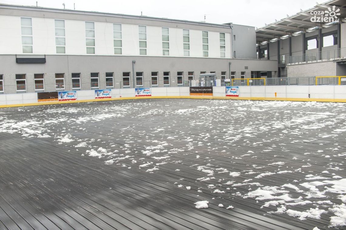 Lodowisko gotowe...ale pogoda popsuła plany