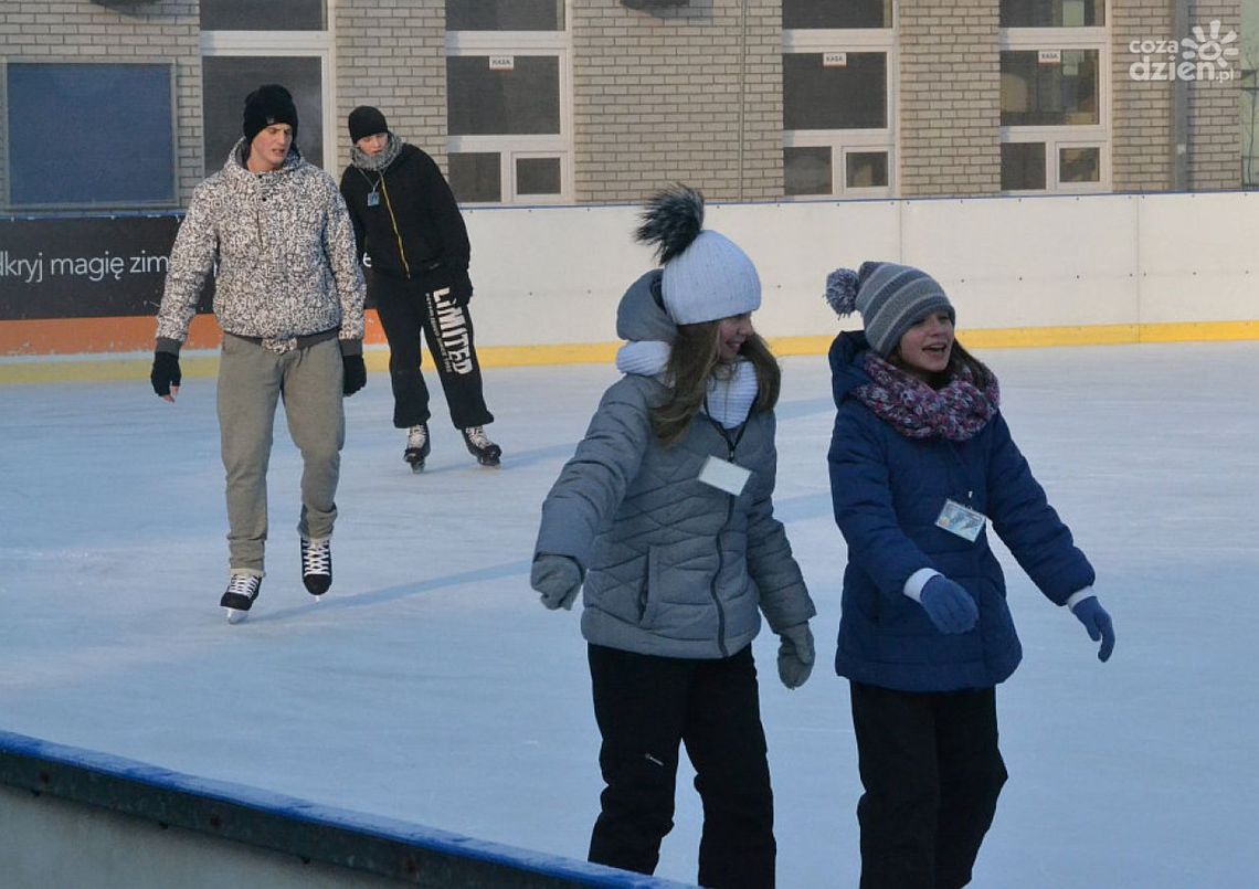 Lodowisko już czynne. Chętnych nie brakuje