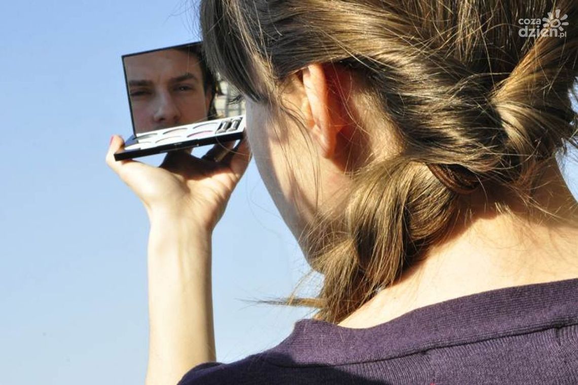 Lustereczko powiedz przecie...