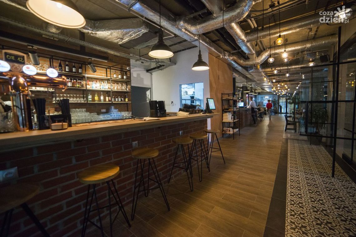 Łyżka i Widelec wspiera seniorów