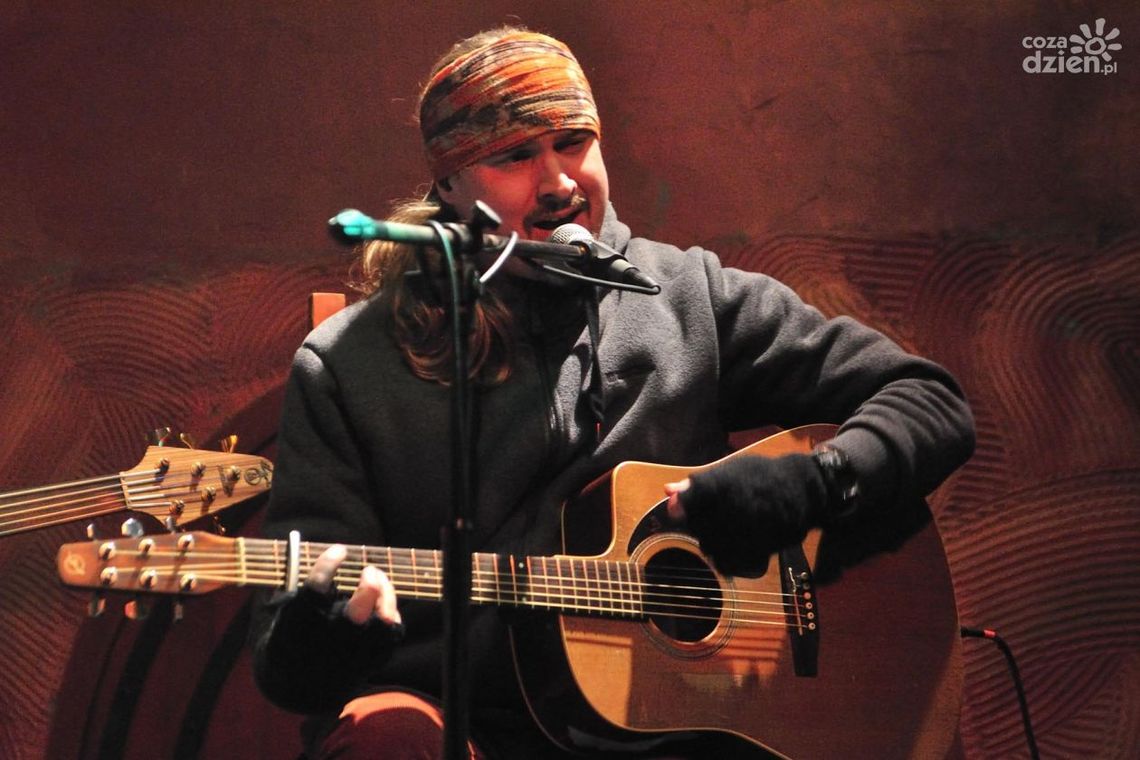 Maciej Balcar, wokalista zespołu Dżem, zagra ze swoim solowym projektem w Radomiu