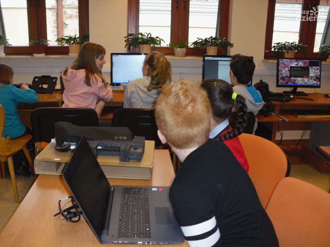 Mądrzy Cyfrowi" w iłżeckiej bibliotece