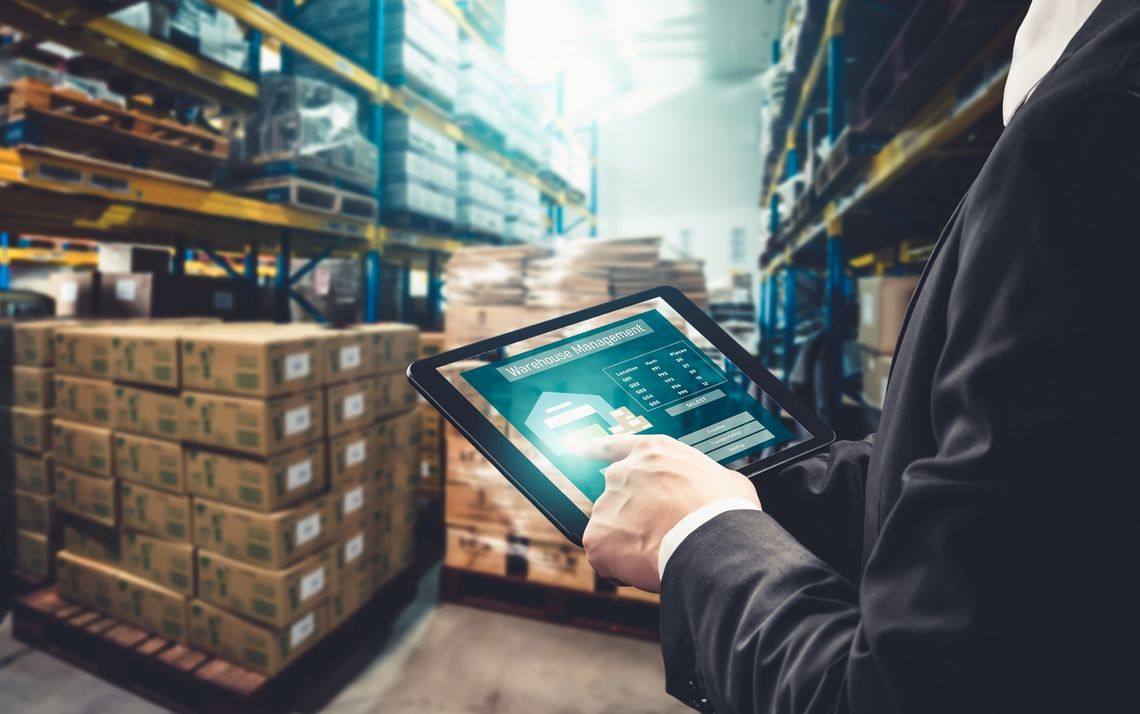 Magazynowy system informatyczny w logistyce magazynowej – jak system WMS optymalizuje procesy magazynowe?
