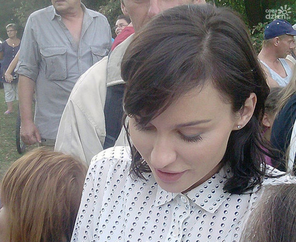 Maja Hirsh - pięknie wypiękniała Brzydula!