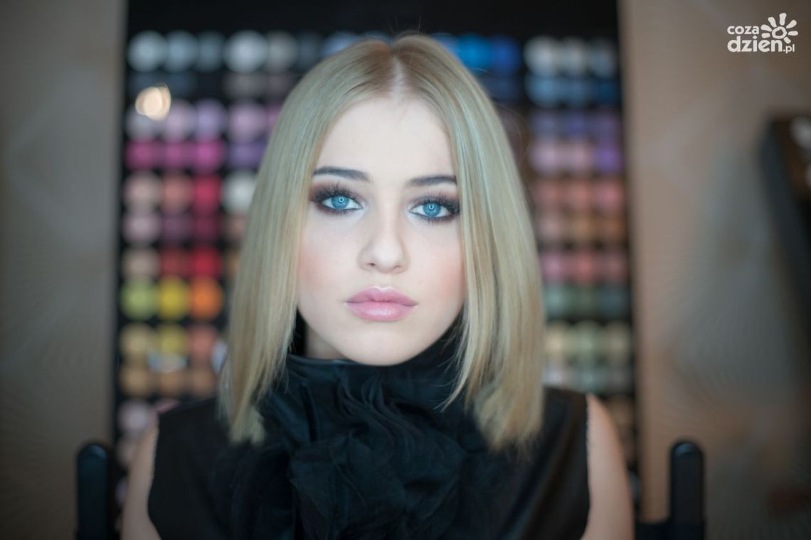 Makijaż na studniówkę. Krok po kroku