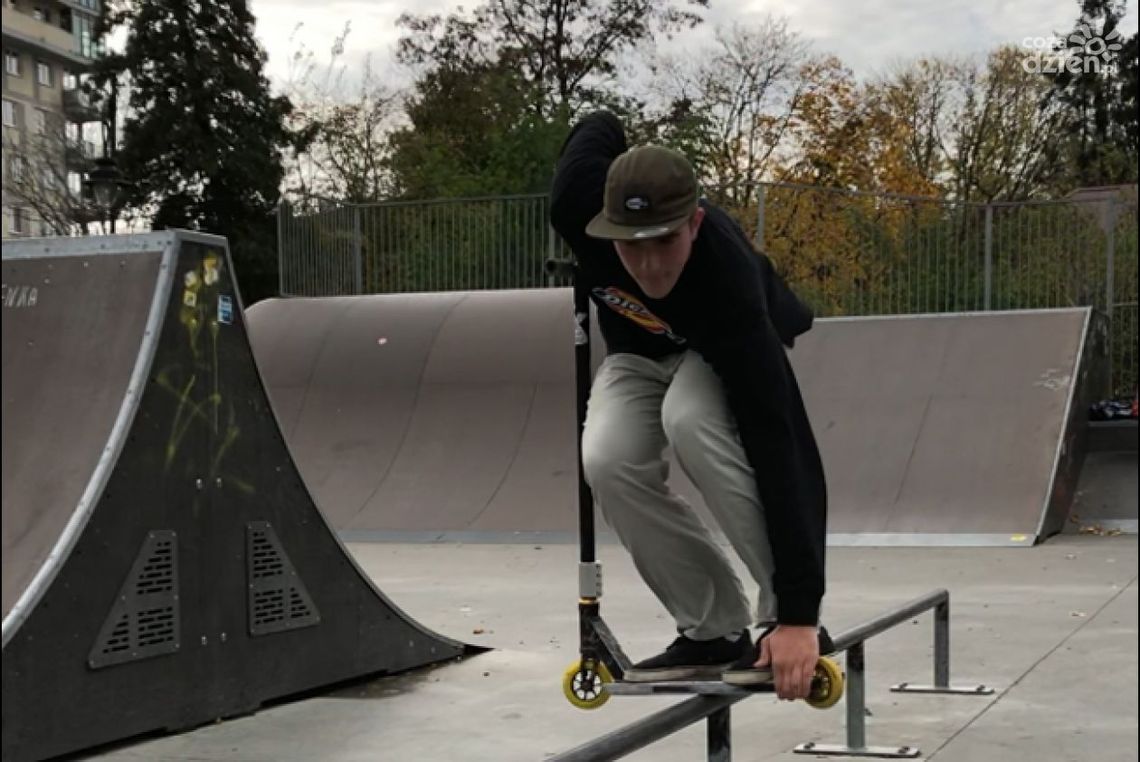 Maks Wykrota - Rozmowa w studiu lokalnym Radia Rekord Maks Wykrota - Rozmowa w studiu lokalnym Radia Rekord