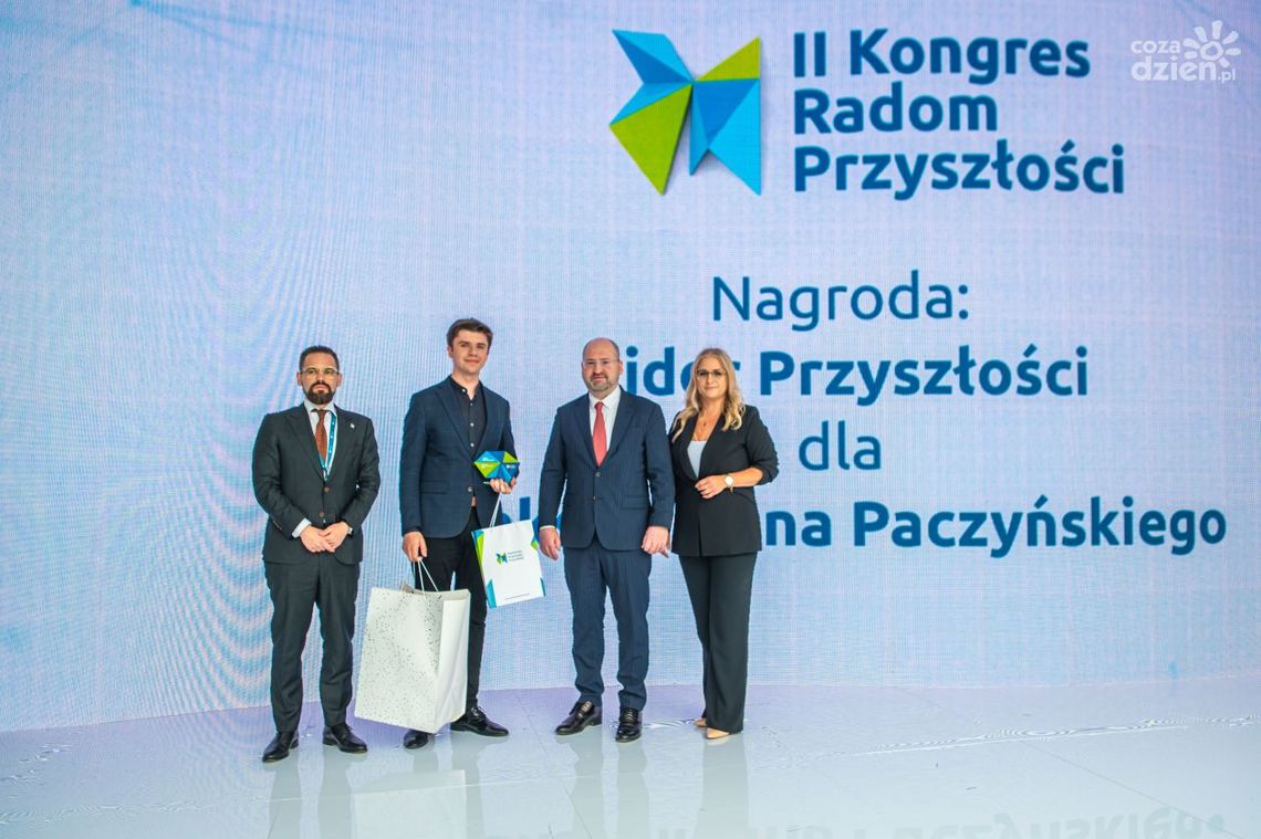 Maksymilian Paczyński z nagrodą Lidera Przyszłości Maksymilian Paczyński z nagrodą Lidera Przyszłości