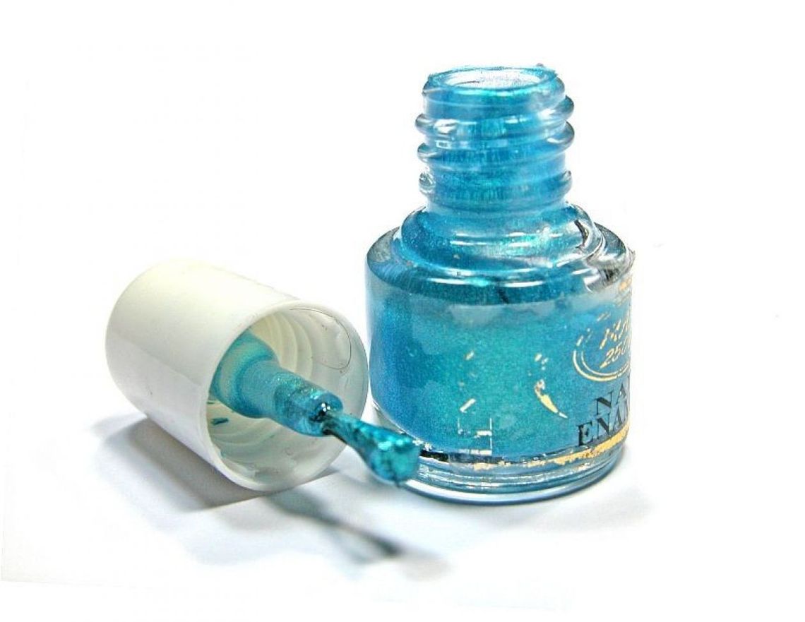 Manicure hybrydowy. Warto?