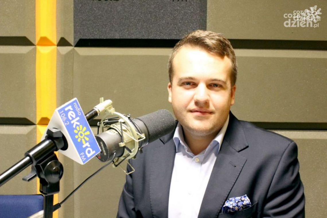 Marek Materek. Rozmowa w studiu lokalnym Radia Rekord