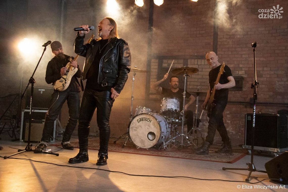 Marek Piekarczyk nagrywał z radomskimi muzykami w Radomiu! To protest song autorstwa Tomasza Czyżewskiego