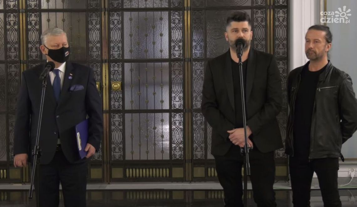 Marek Suski chce zwiększyć ilość polskiej muzyki w radiu