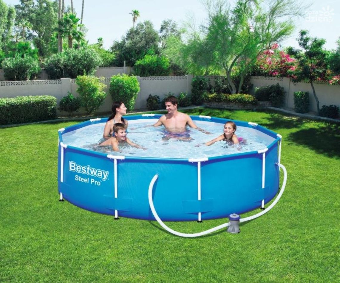 Masz mały ogródek? Prostokątny basen stelażowy pomoże dobrze zagospodarować teren Masz mały ogródek? Prostokątny basen stelażowy pomoże dobrze zagospodarować teren