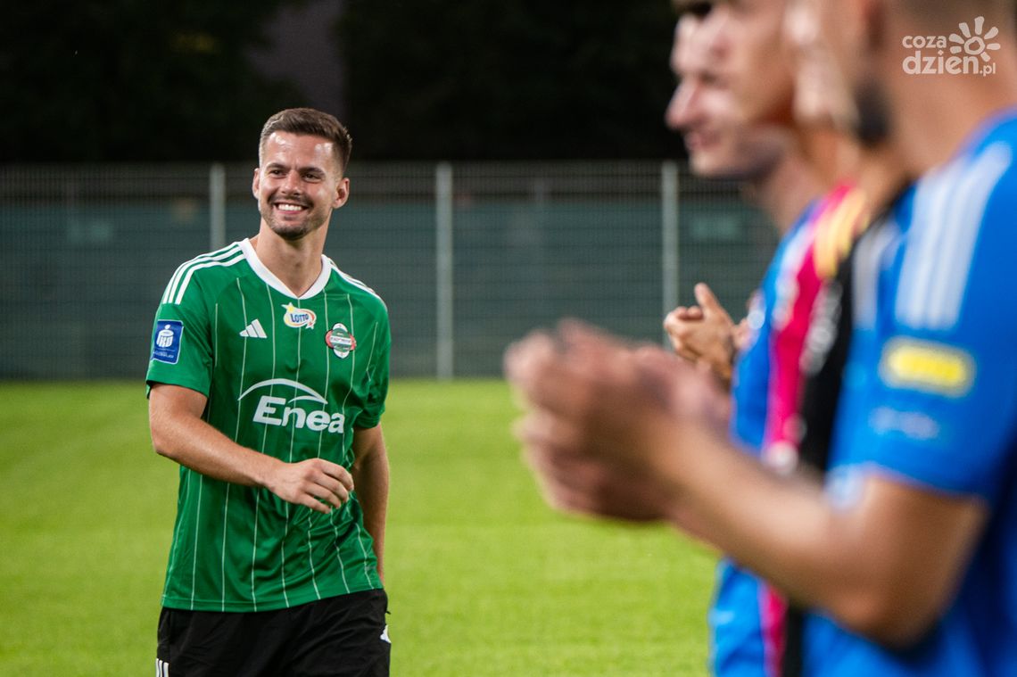 Mateusz Cichocki zostaje w Radomiaku. Nowa umowa do 2027 roku Mateusz Cichocki zostaje w Radomiaku. Nowa umowa do 2027 roku