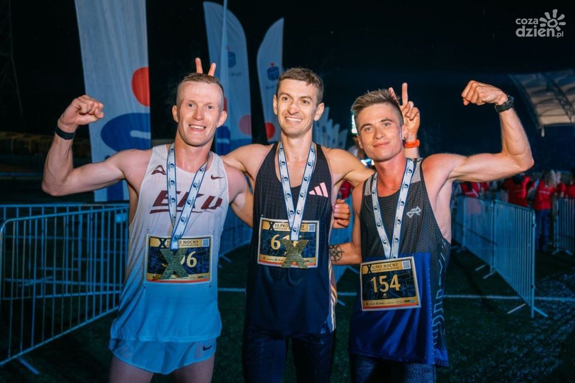 Mateusz Kaczor i Patryk Kozłowski na podium 10. PKO Nocnego Wrocław Półmaratonu Mateusz Kaczor i Patryk Kozłowski na podium 10. PKO Nocnego Wrocław Półmaratonu