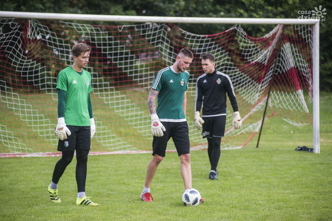 Mateusz Kryczka podpisał kontrakt z Radomiakiem. Artur Haluch kontuzjowany