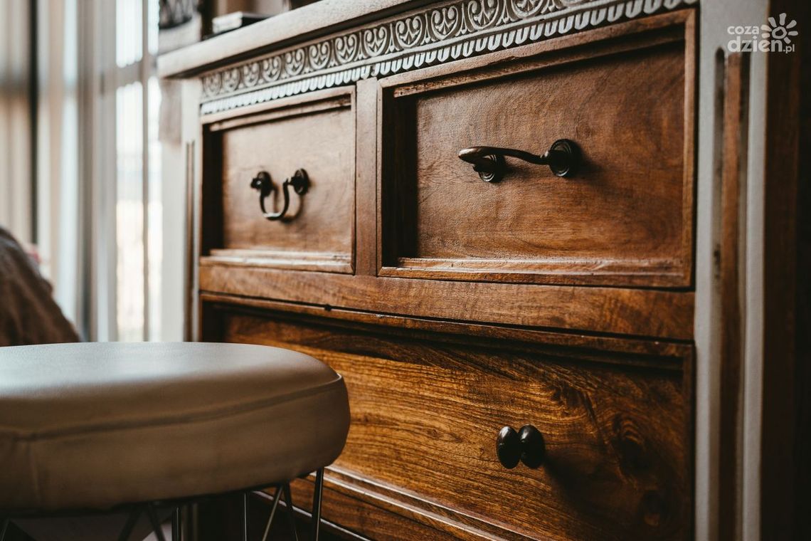 Meble vintage a retro – jaka jest różnica i jak je wykorzystać w aranżacjach? Meble vintage a retro – jaka jest różnica i jak je wykorzystać w aranżacjach?